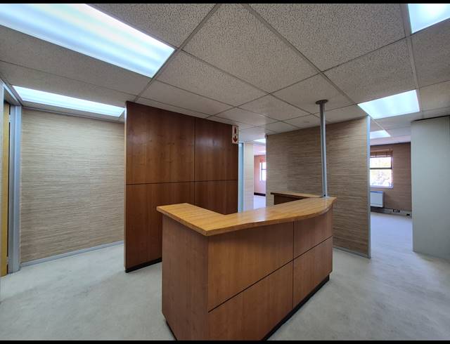 162M² OFFICE TO LET IN DUNKELD WEST